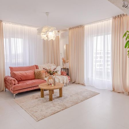 דירות Penthouse View Aeroport Iasi 2 מראה חיצוני תמונה