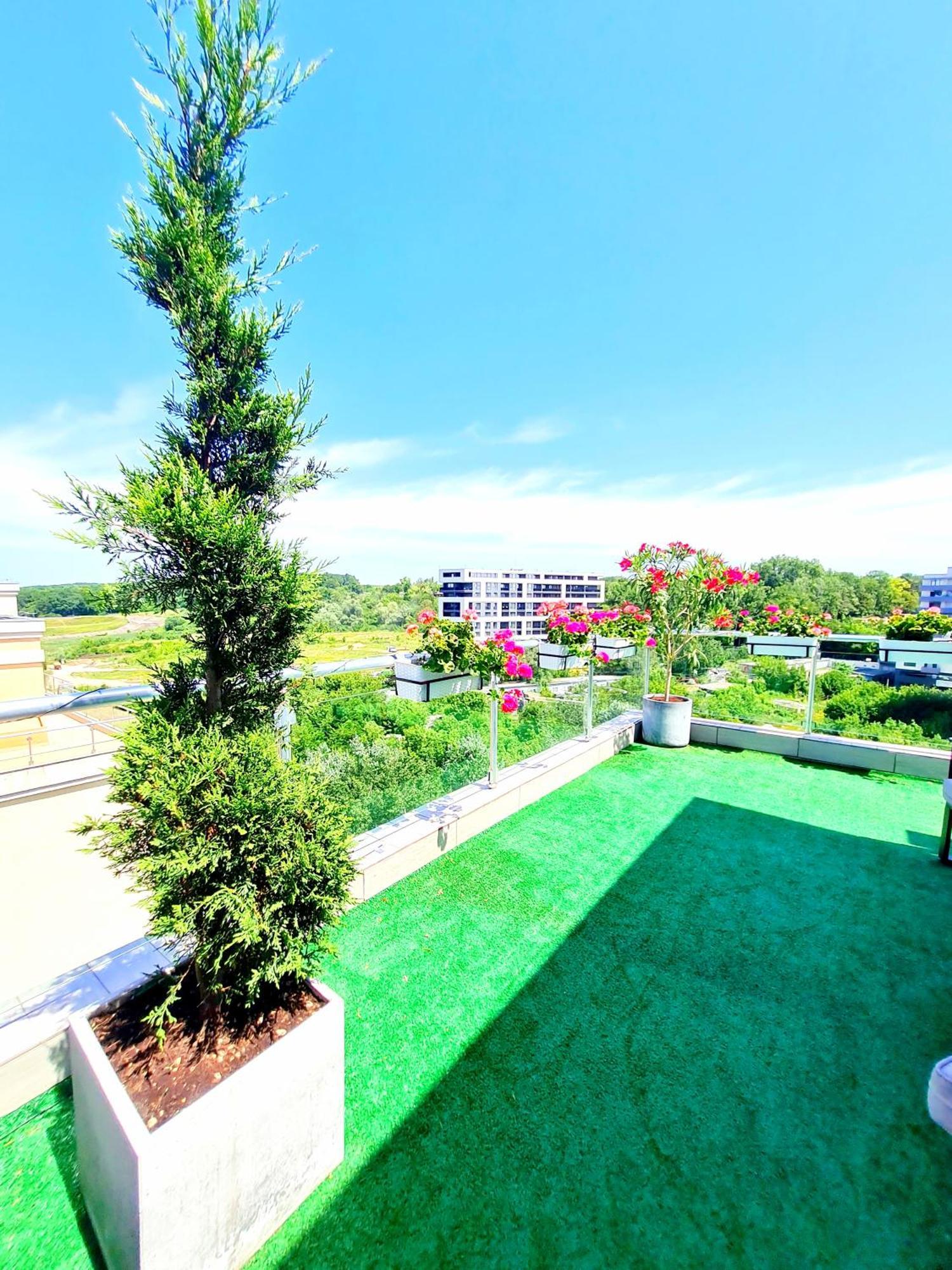 דירות Penthouse View Aeroport Iasi 2 מראה חיצוני תמונה